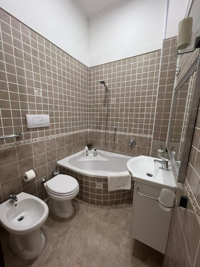 Maruzzella Suite Napoli Bagian luar foto