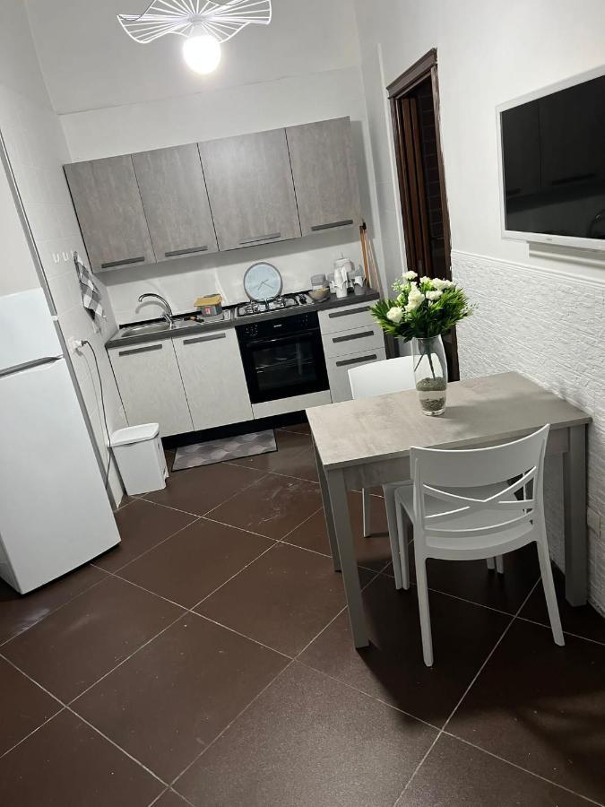 Maruzzella Suite Napoli Bagian luar foto